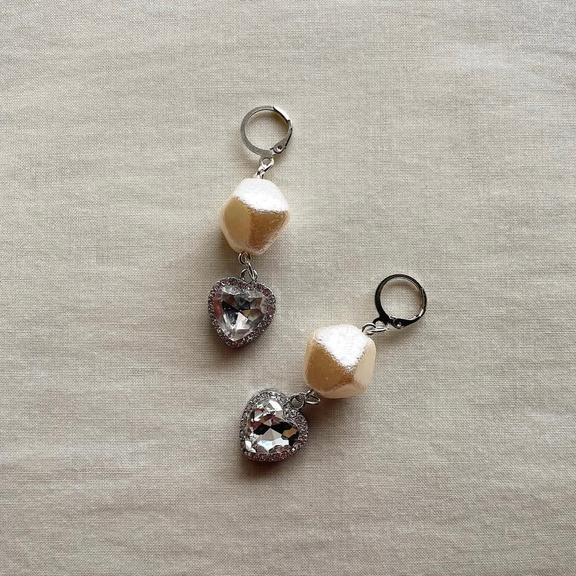 Sparkling heart beaded earrings ✨