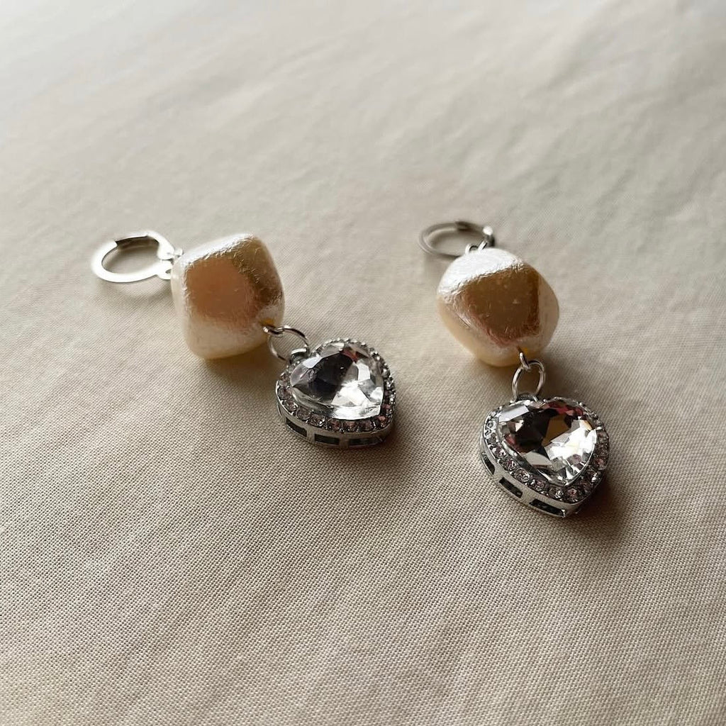 Sparkling heart beaded earrings ✨