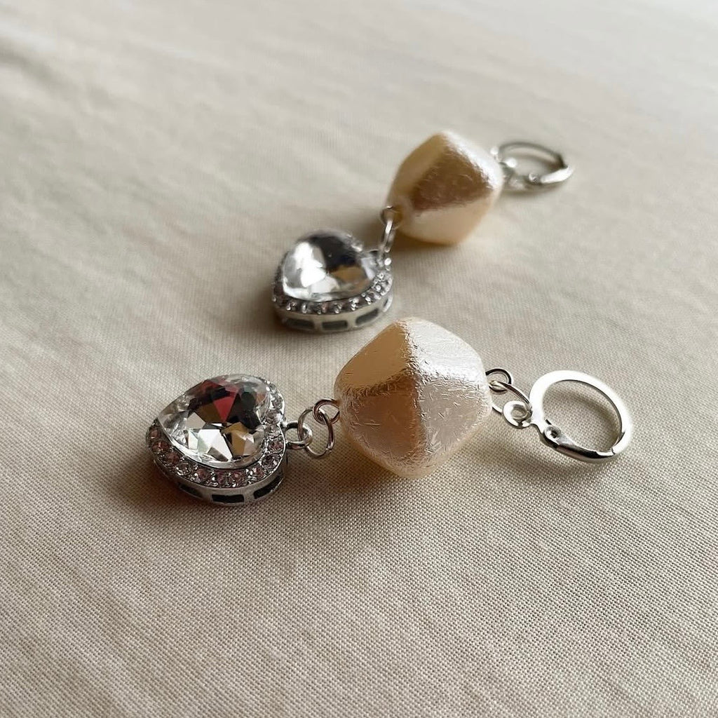 Sparkling heart beaded earrings ✨