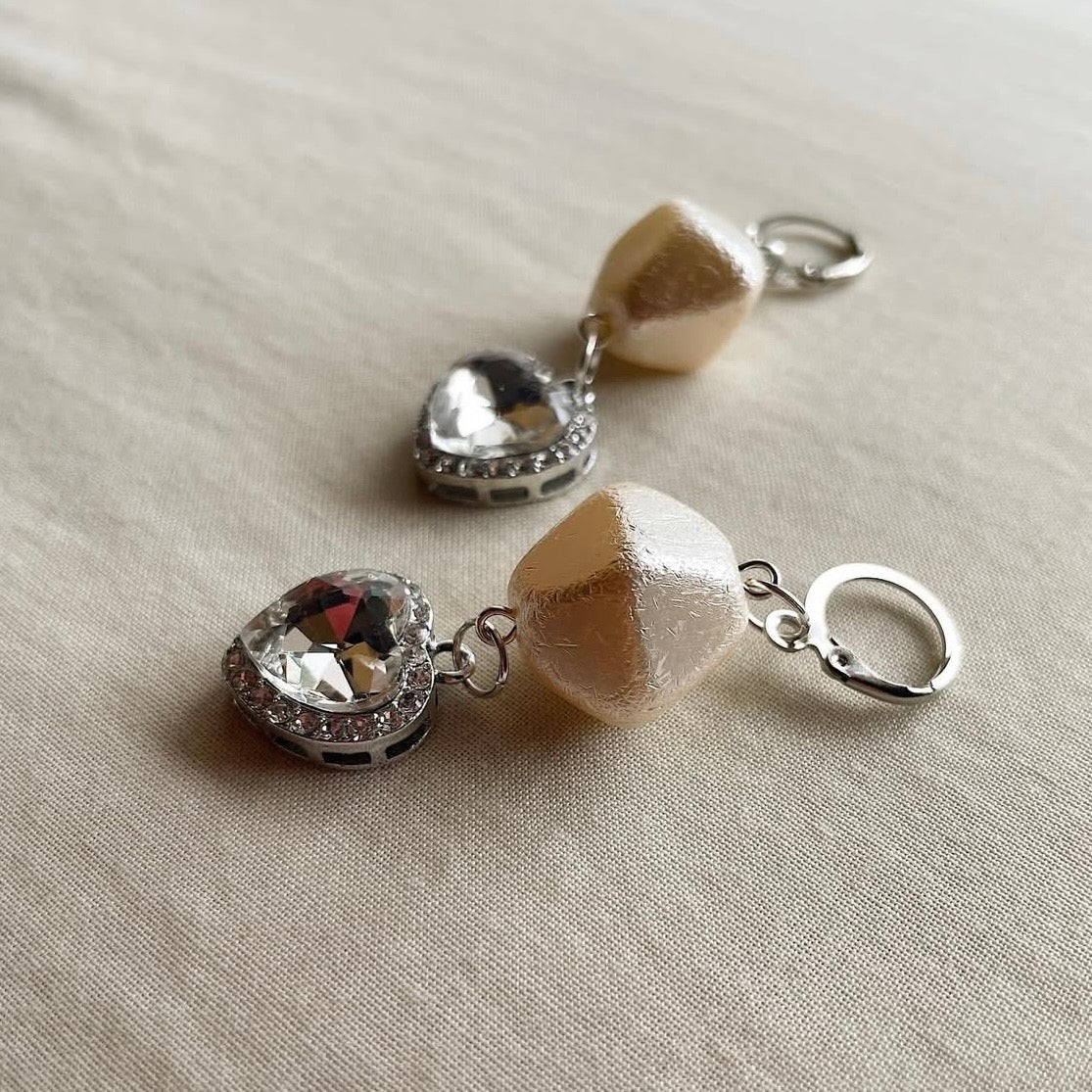 Sparkling heart beaded earrings ✨