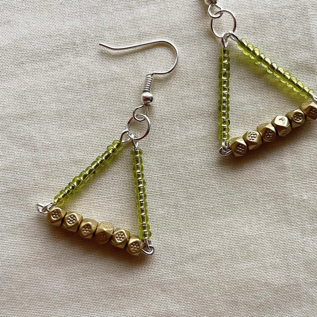 Triangular beaded earrings ✨