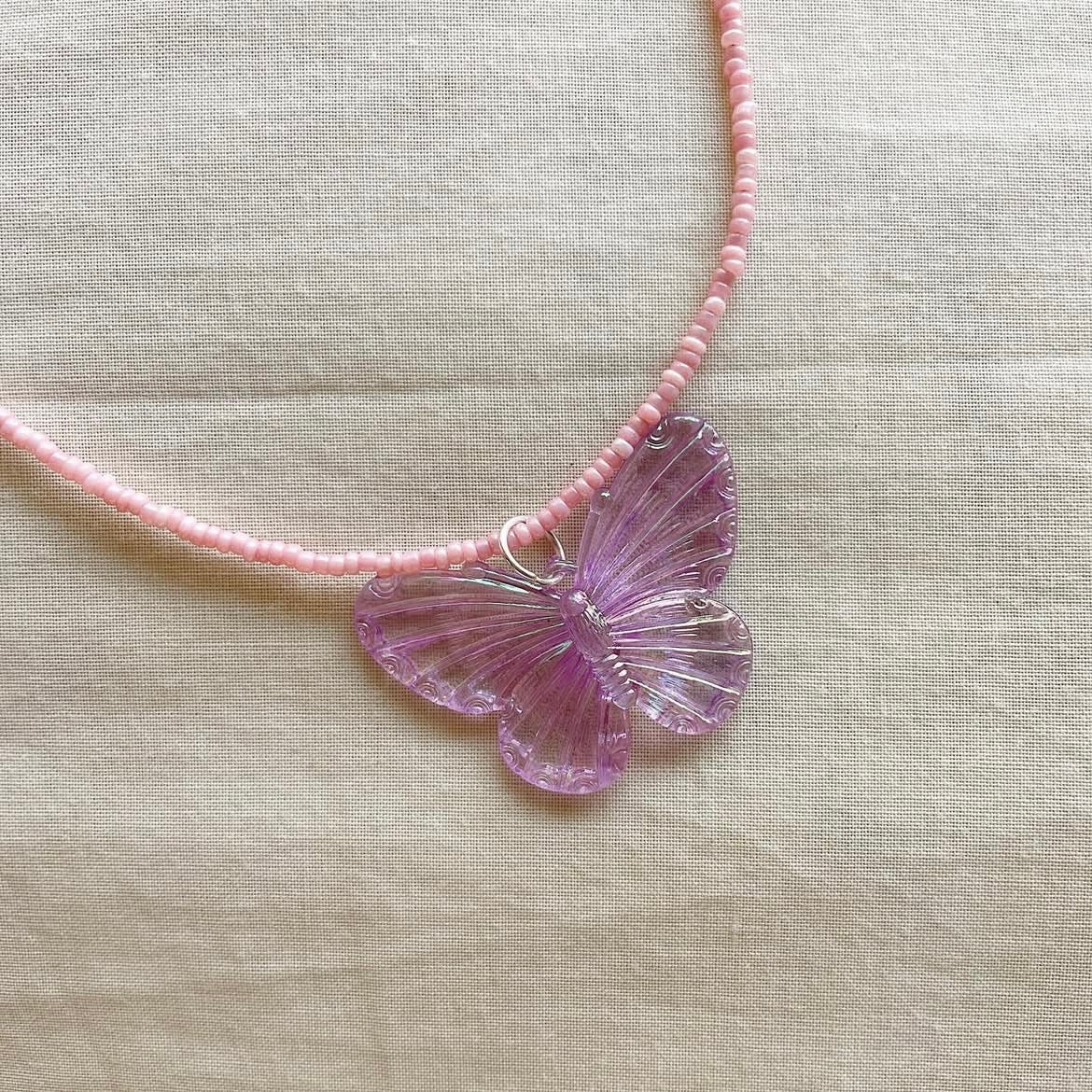 Purple 🦋 pendant necklace ✨