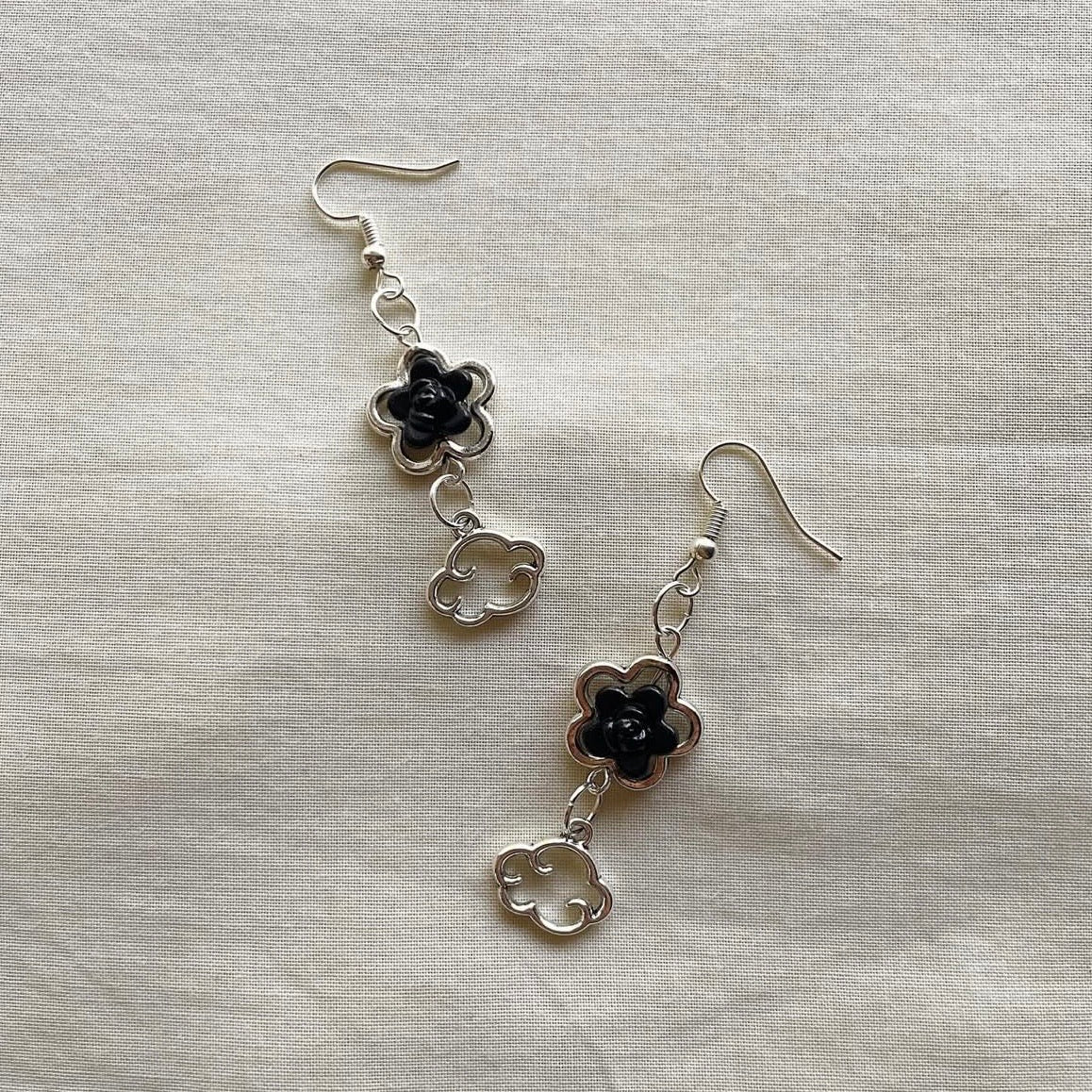 🌸 + ☁️ beaded earrings ✨