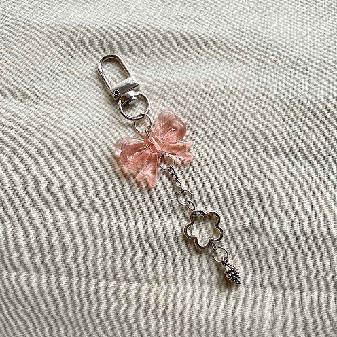 🎀🌸 and pine cone keychain ✨