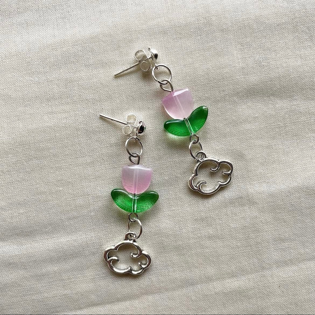 🌷☁️ beaded earrings ✨