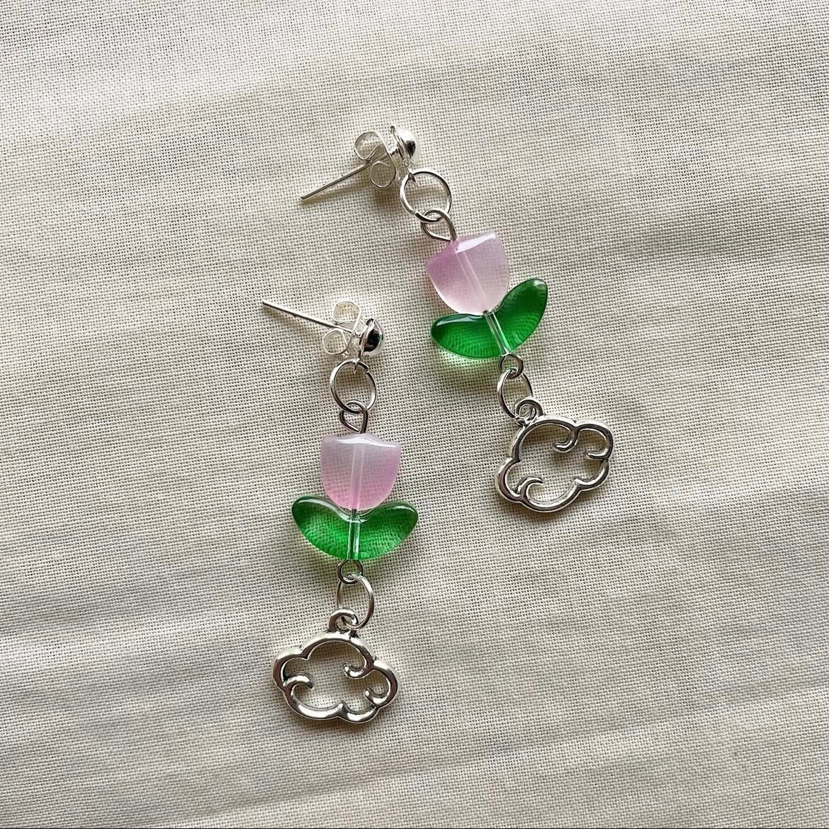 🌷☁️ beaded earrings ✨