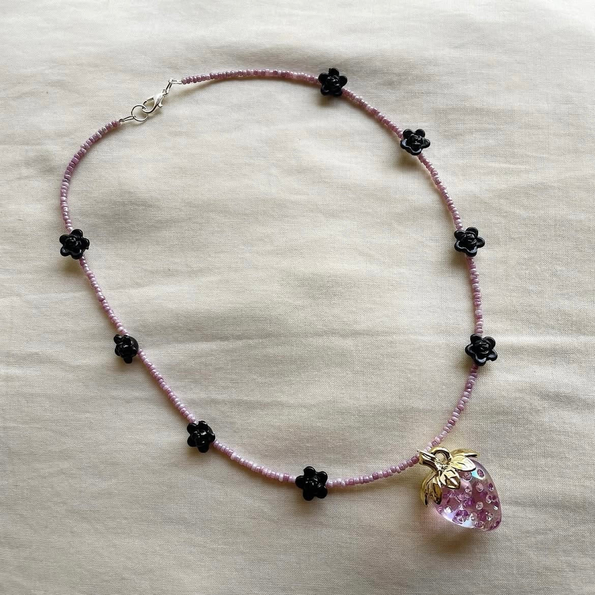 Big 🍓 necklace ✨
