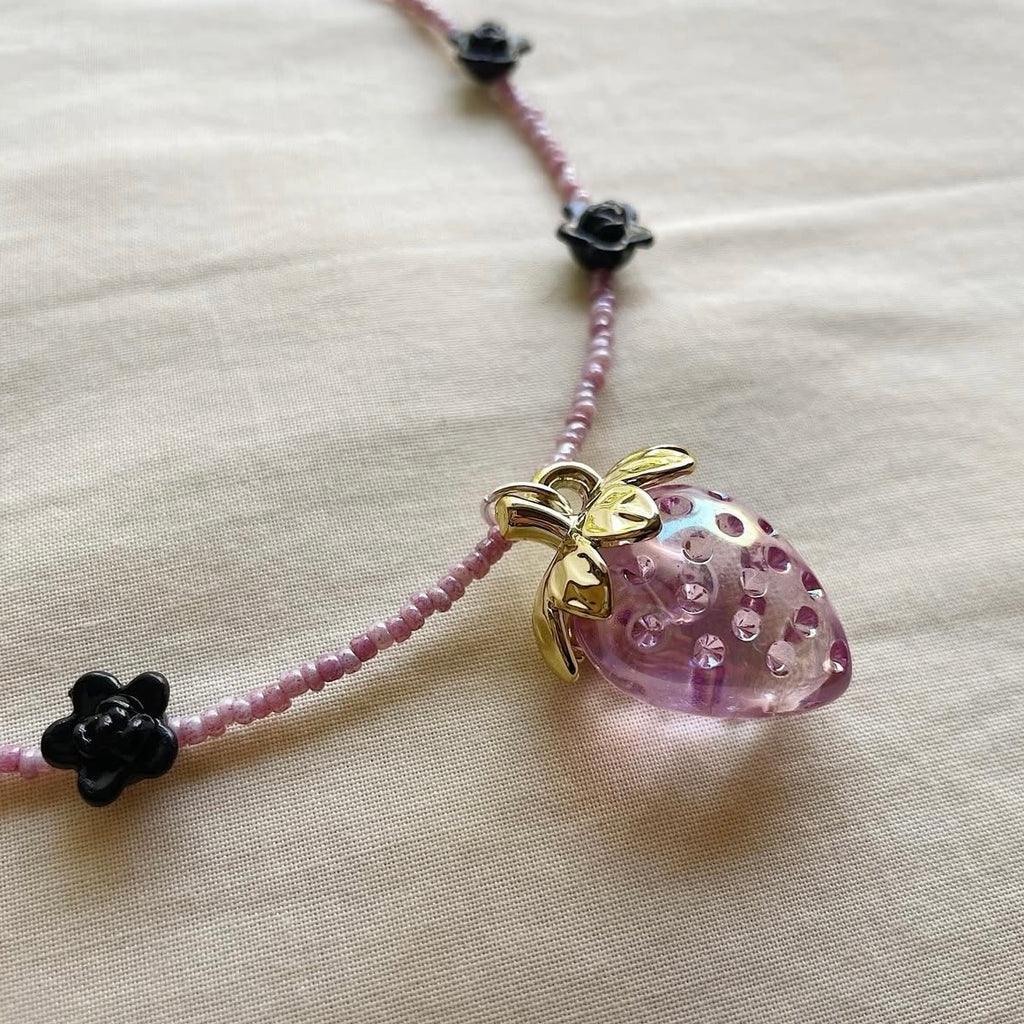 Big 🍓 necklace ✨