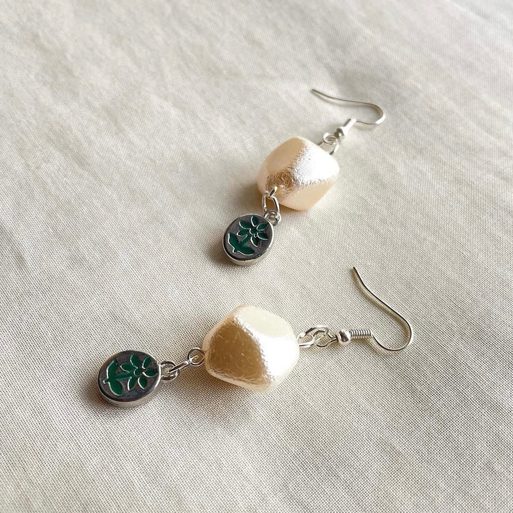 Pearl & flower beaded earrings ✨