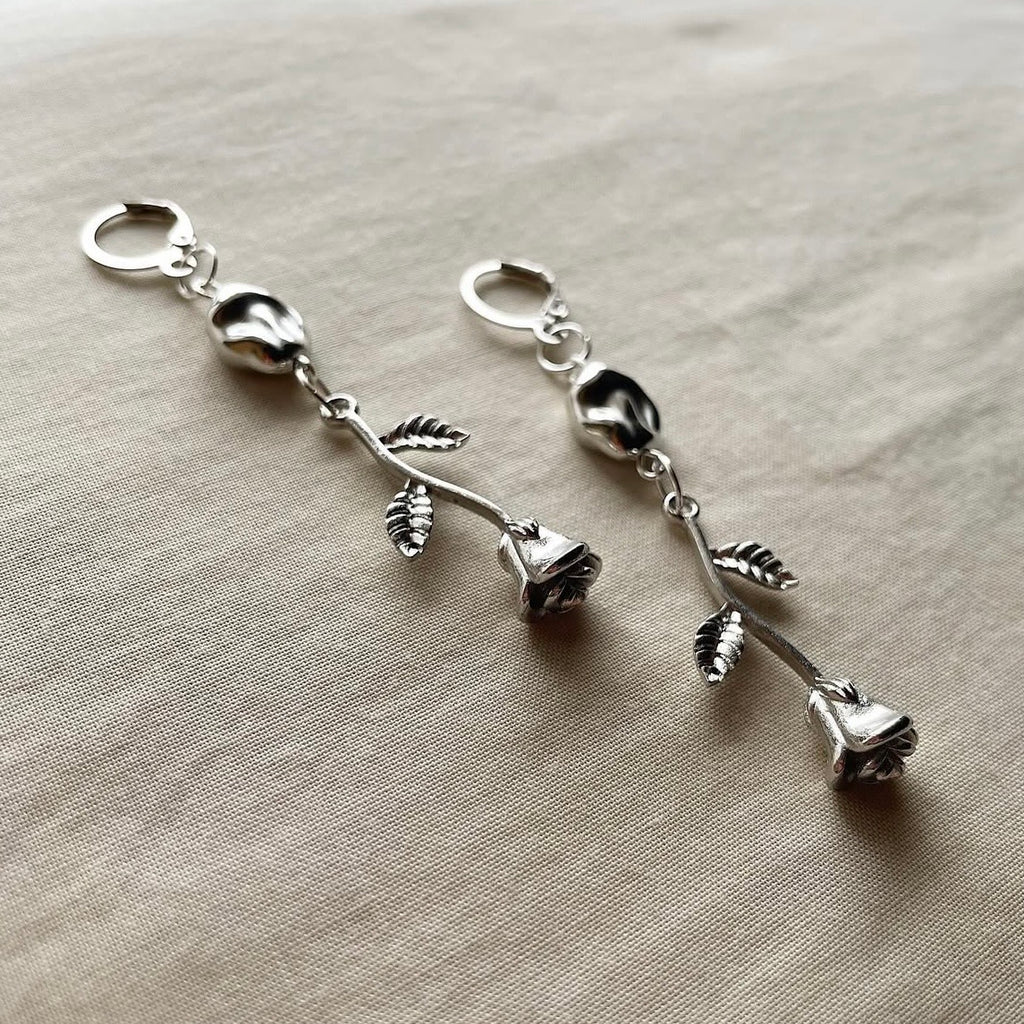 Rose beaded earrings ✨