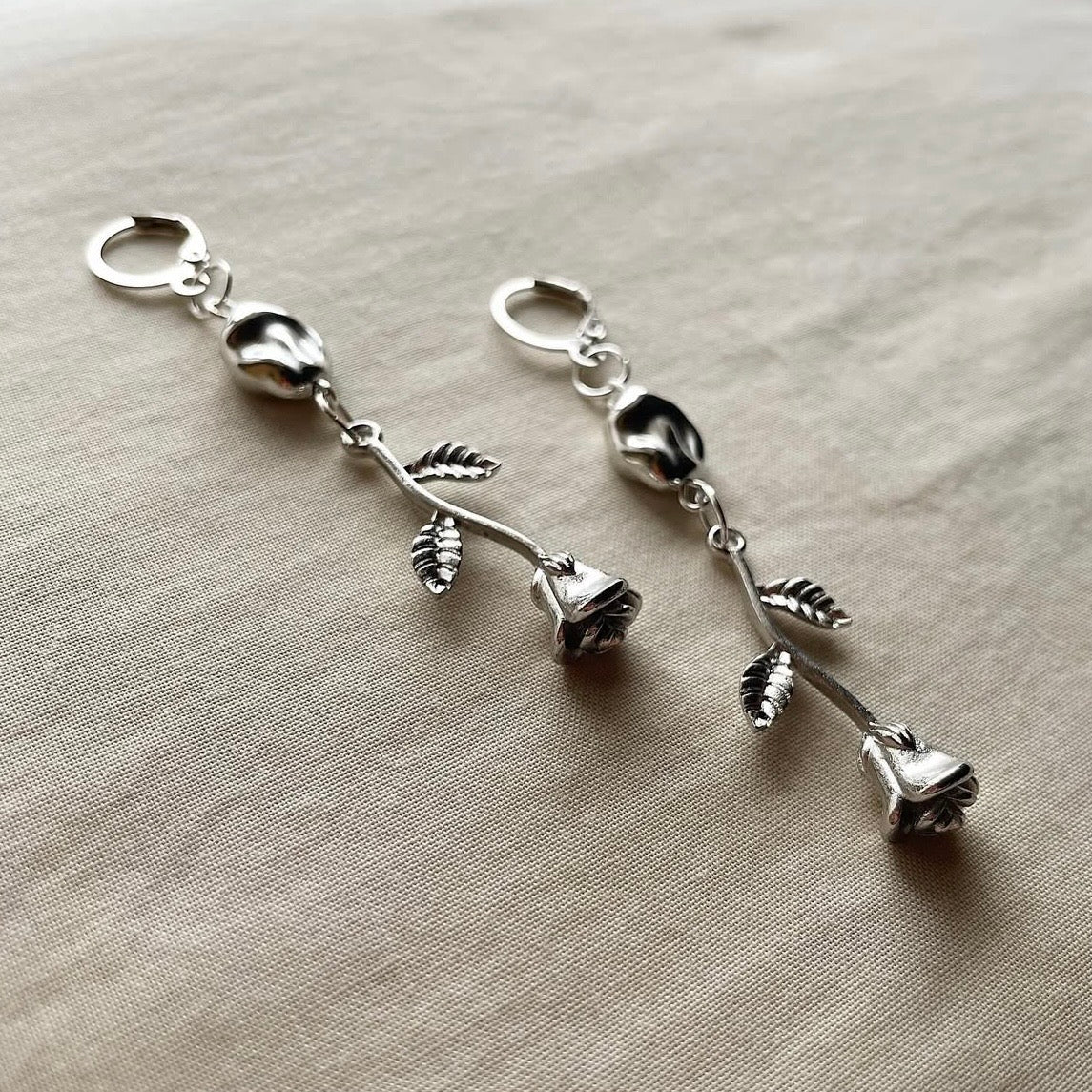 Rose beaded earrings ✨