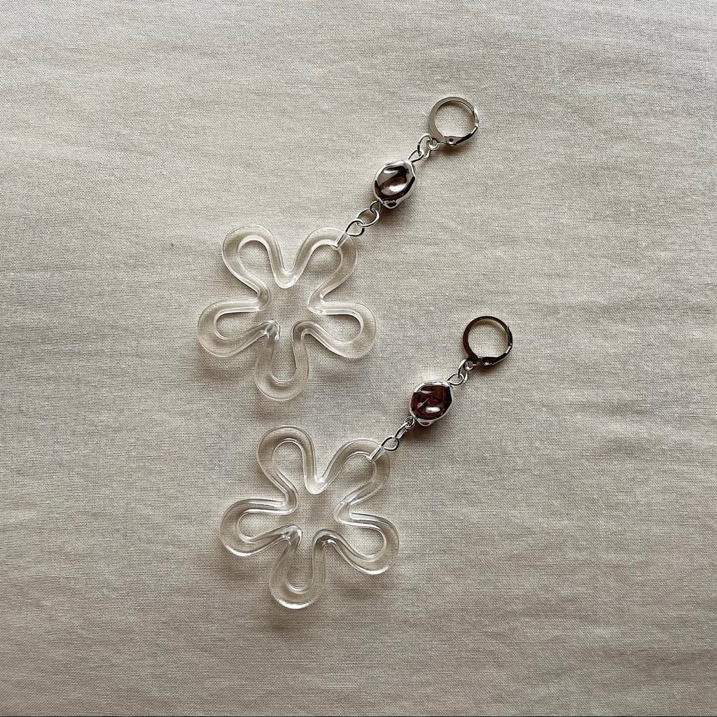 Big Flower beaded earrings ✨