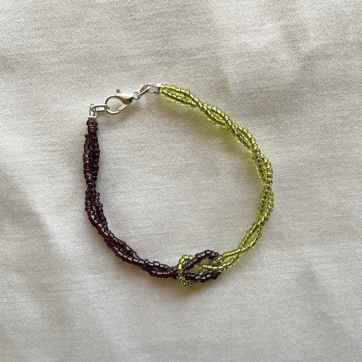 Twisted knot 🪢 02 beaded bracelet ✨