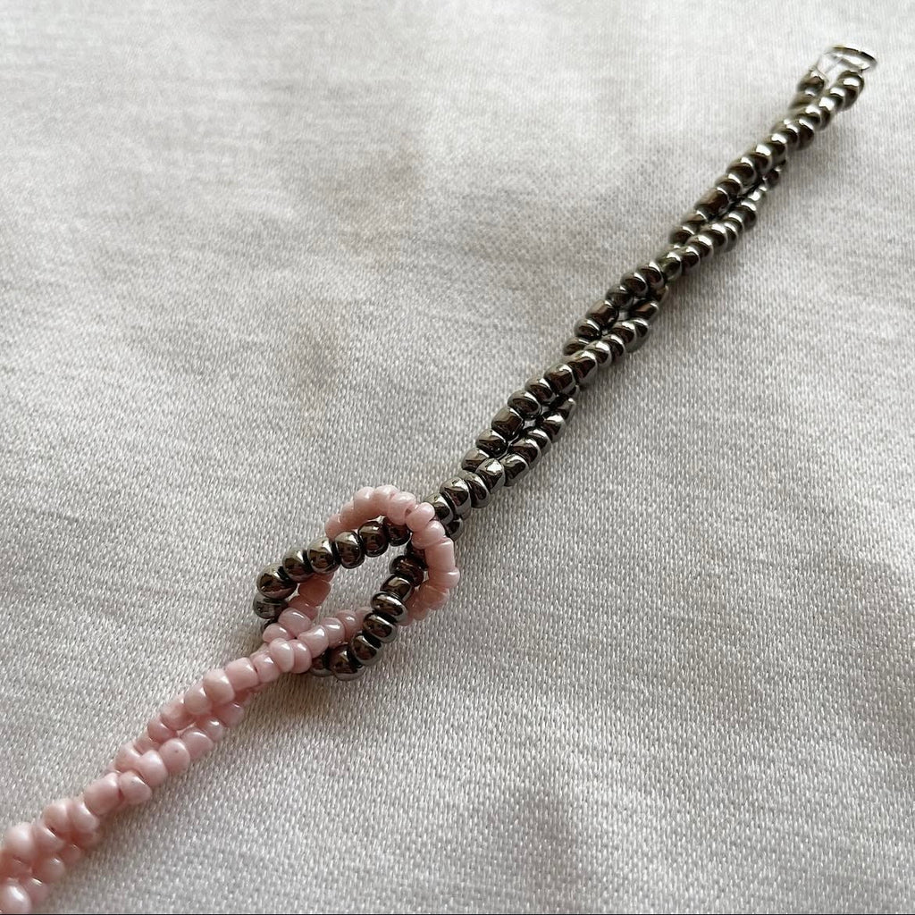 Twisted knot 🪢 01 beaded bracelet ✨