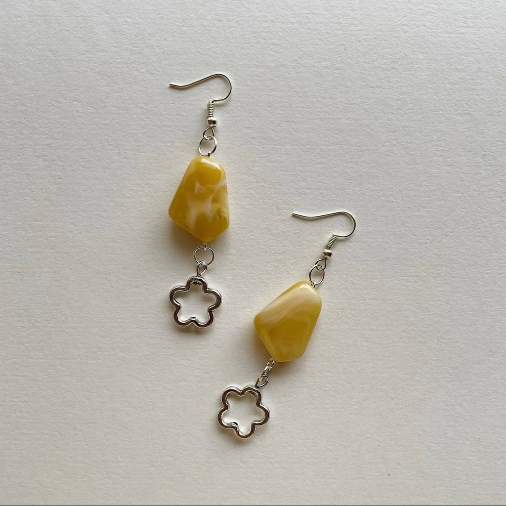 Mango dolly 🌸 beaded earrings ✨