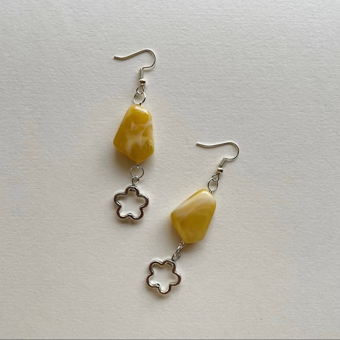 Mango dolly 🌸 beaded earrings ✨