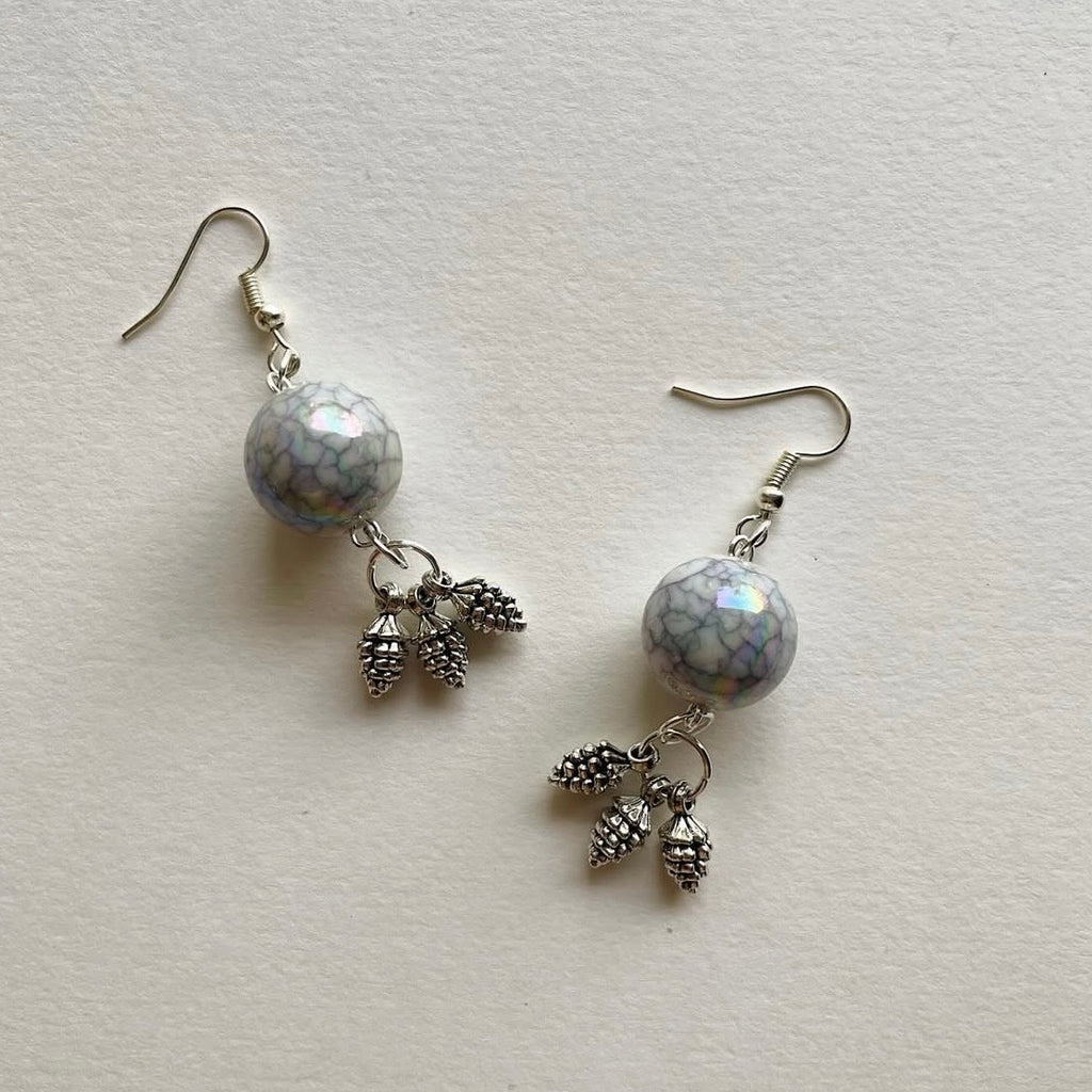 Shiny pine cone beaded earrings ✨