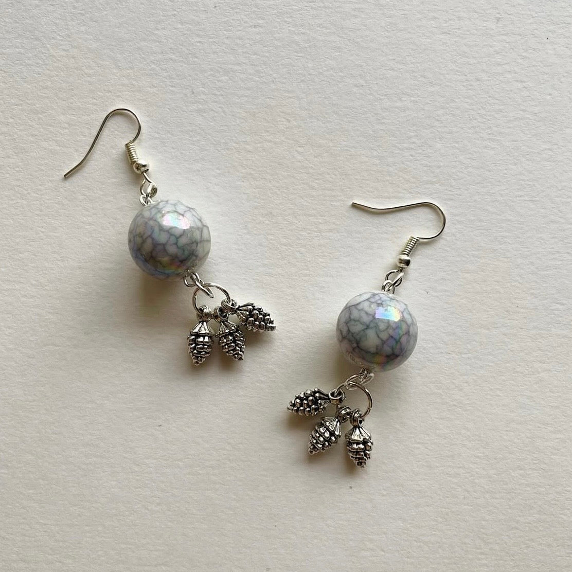Shiny pine cone beaded earrings ✨