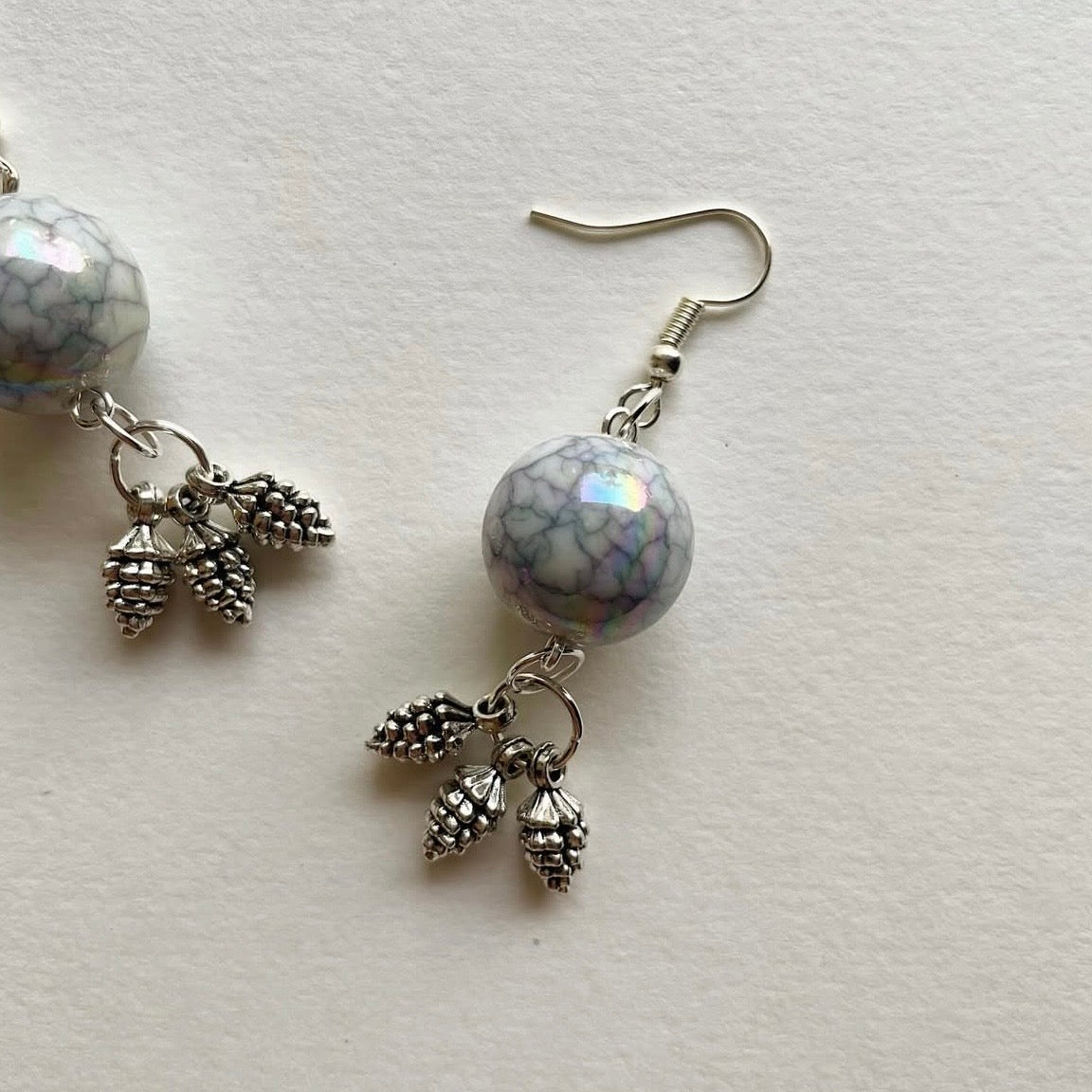 Shiny pine cone beaded earrings ✨