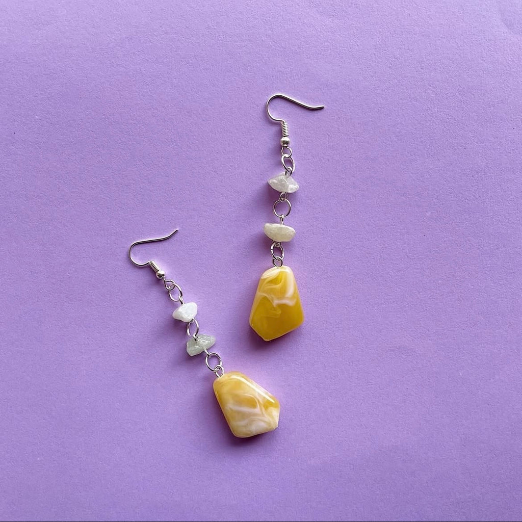 Mismatched mango dolly earrings ✨