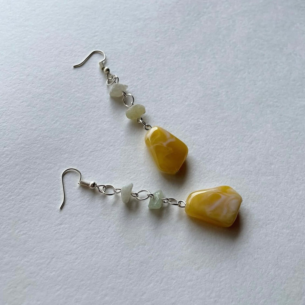 Mismatched mango dolly earrings ✨