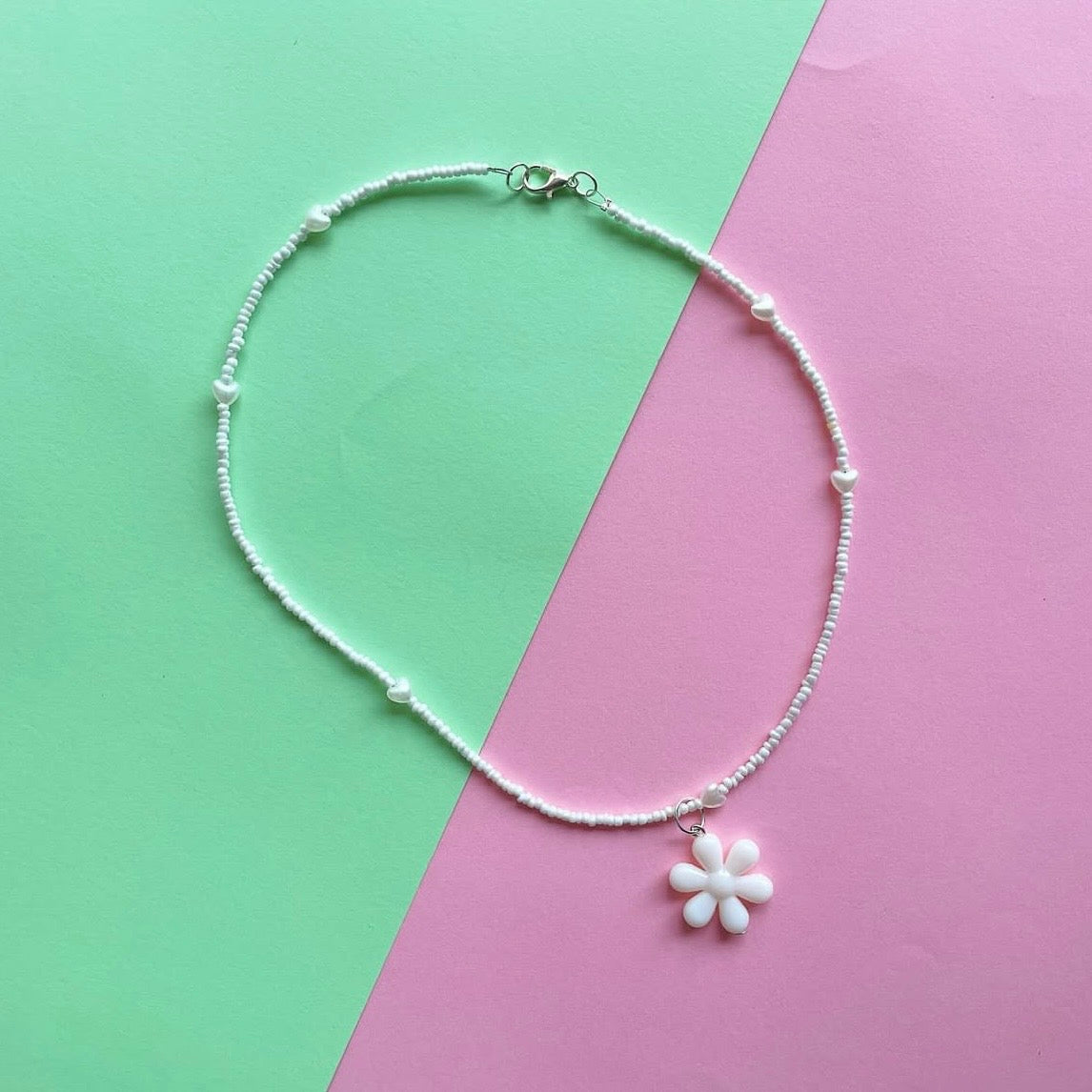 White flower necklace ✨