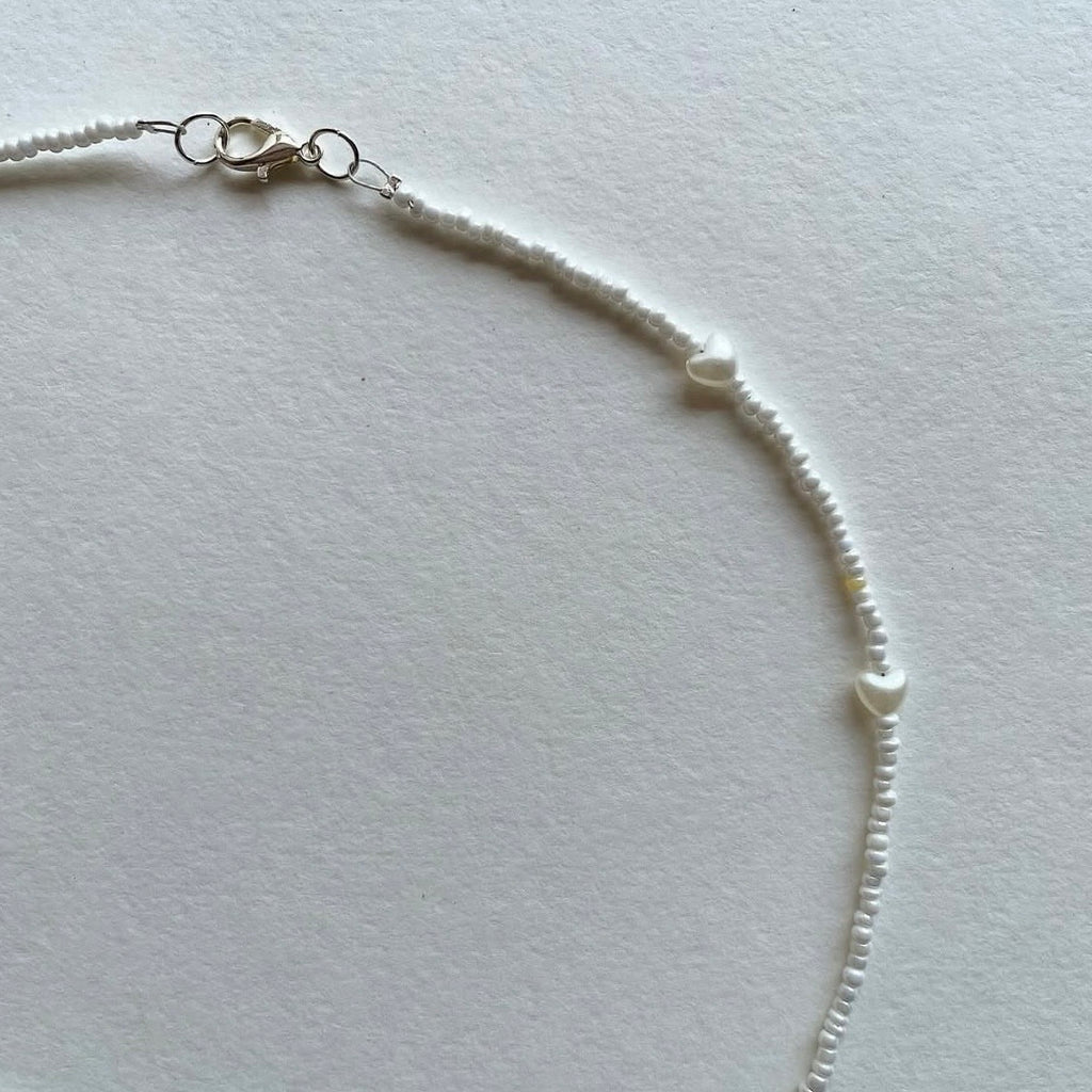 White flower necklace ✨