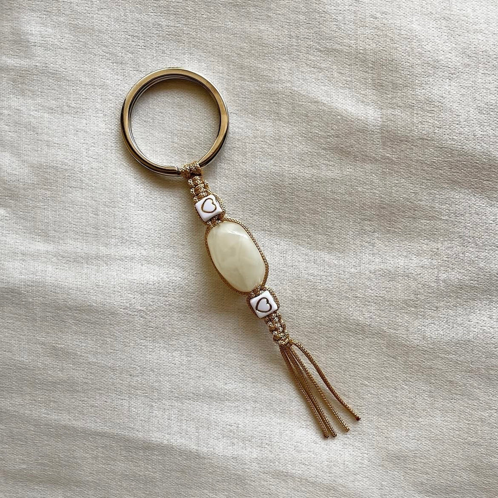 Little hearts beaded tassel keychain ✨