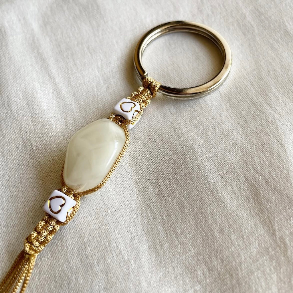 Little hearts beaded tassel keychain ✨
