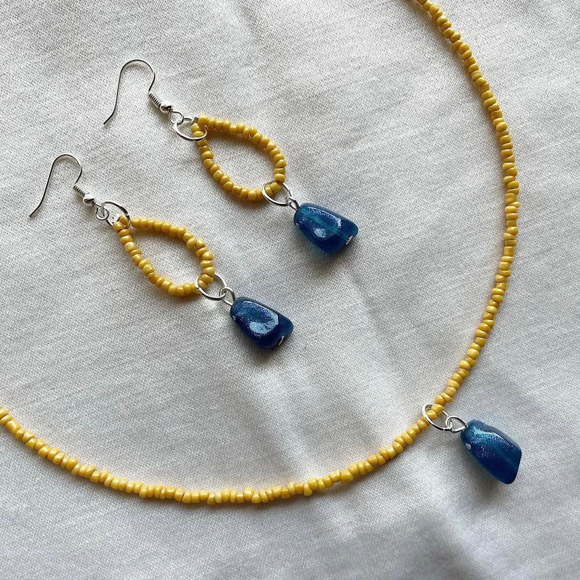 Daisy beaded jewellery set ✨