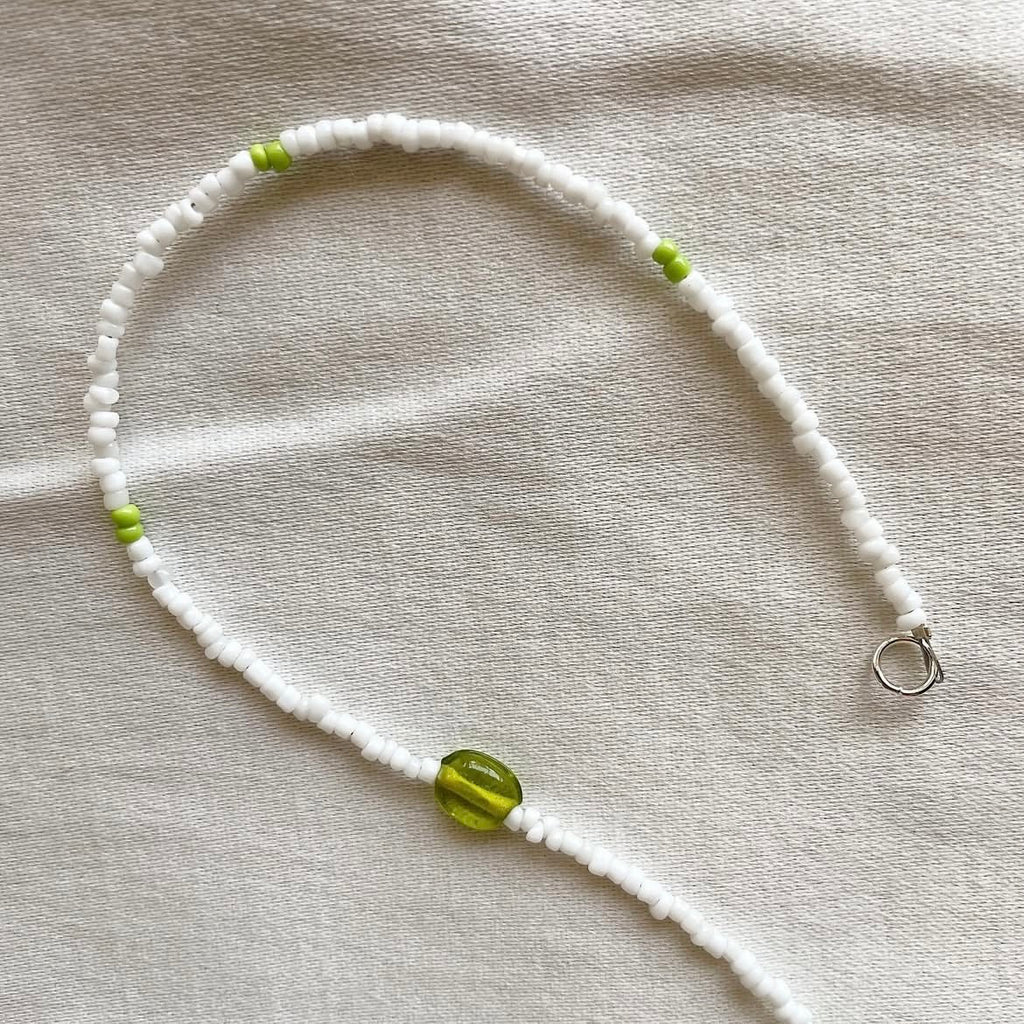 🤍💚 beaded choker ✨