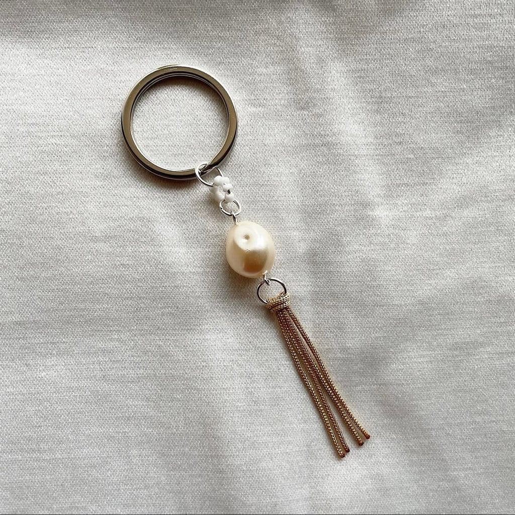 Dimpled pearl beaded tassel keychain ✨