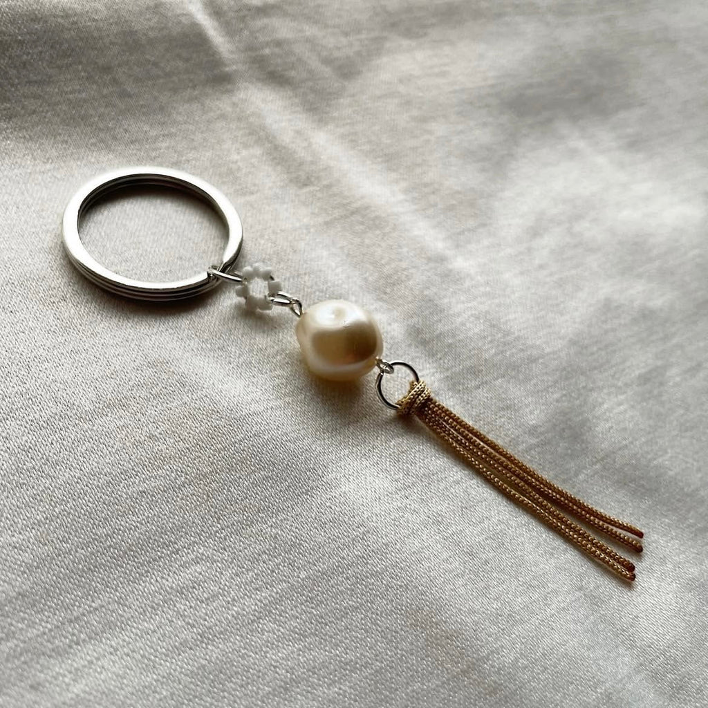 Dimpled pearl beaded tassel keychain ✨