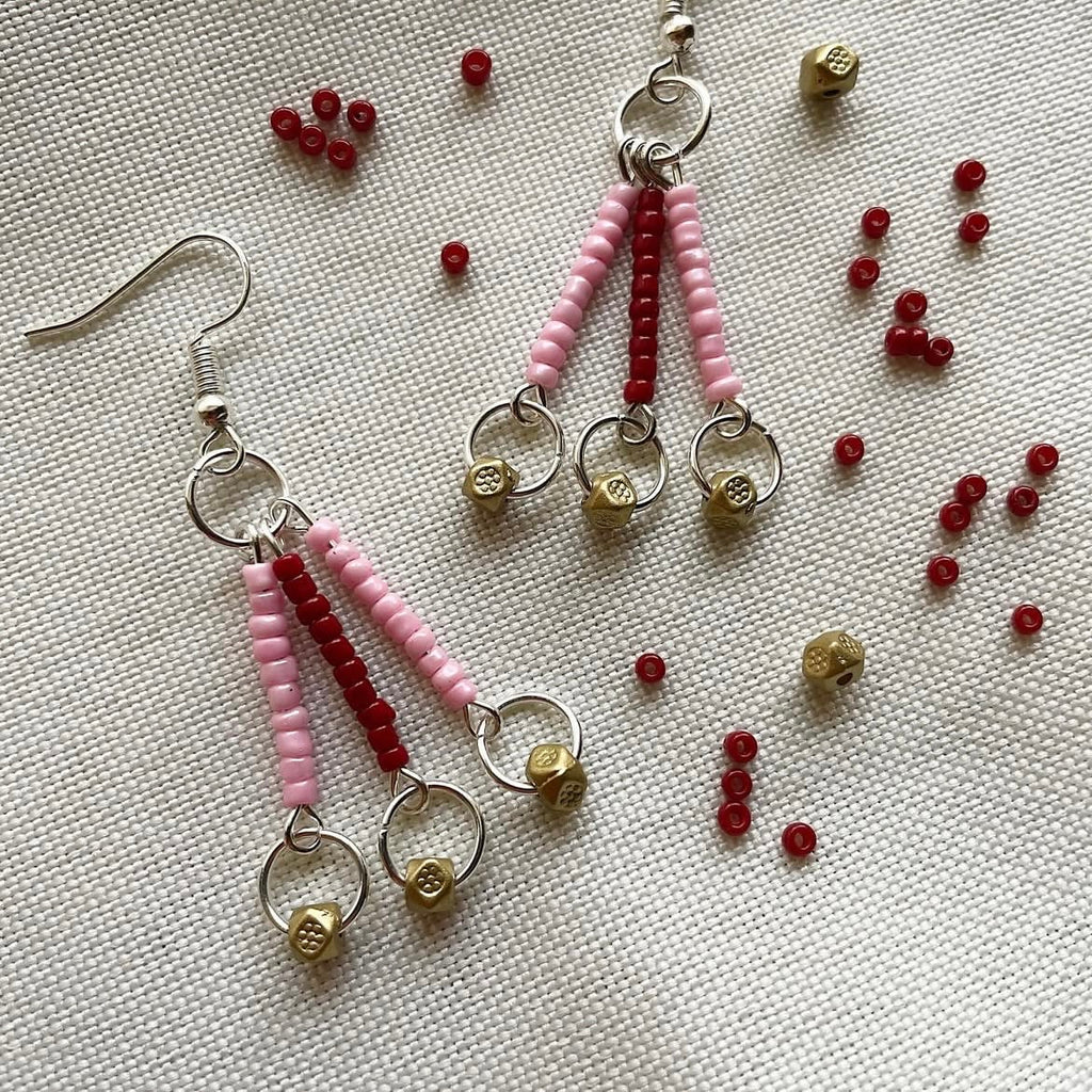 Strawberry and gold beaded earrings ✨