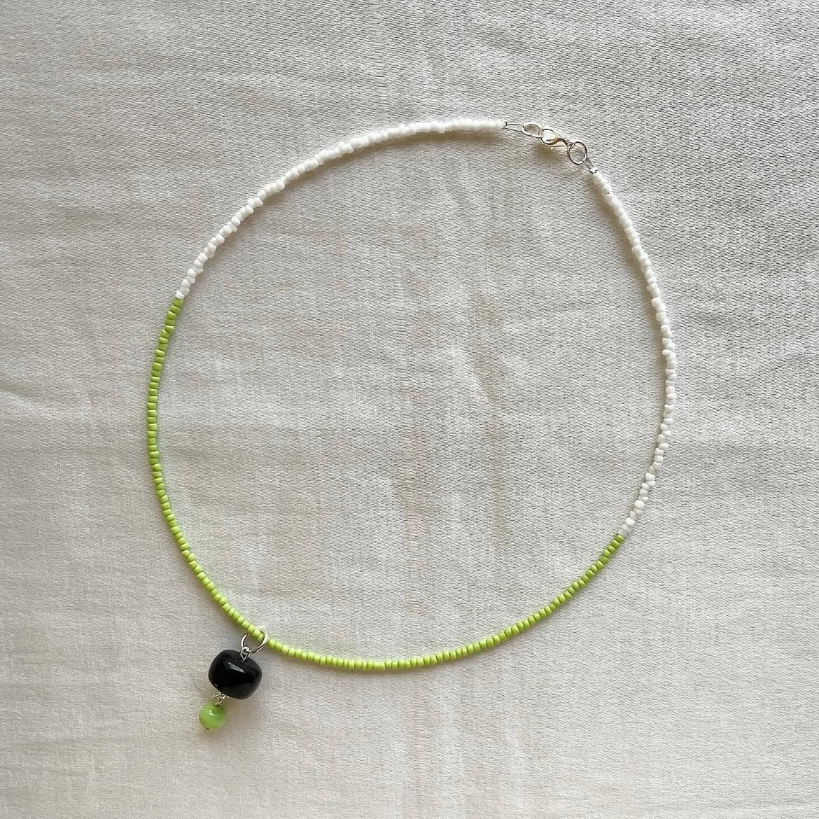 Half and half beaded necklace ✨