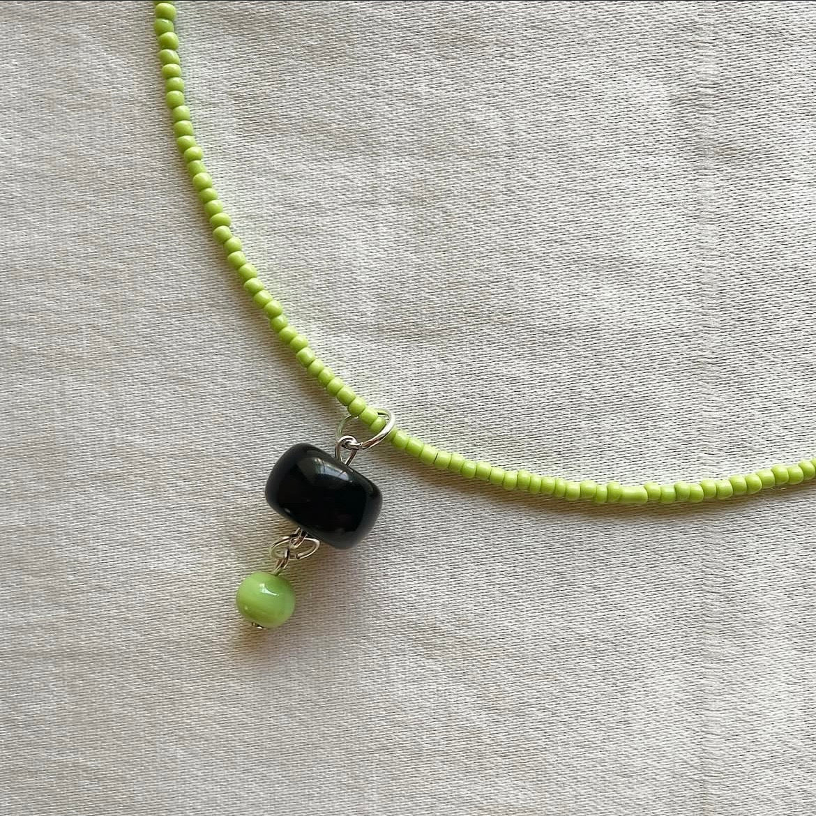 Half and half beaded necklace ✨