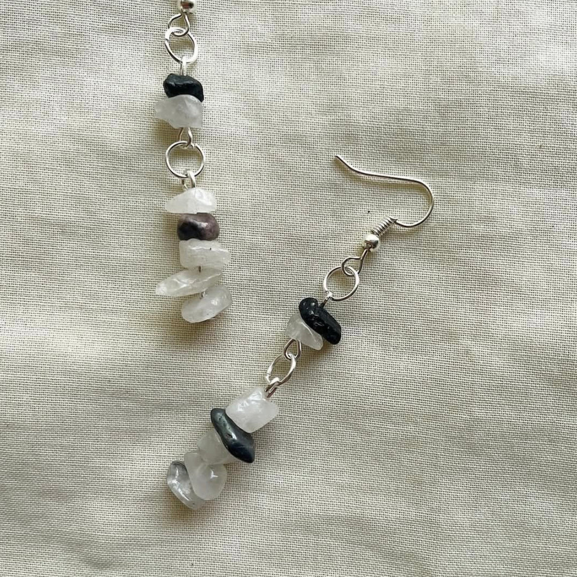 Monochrome stacked beaded earrings ✨