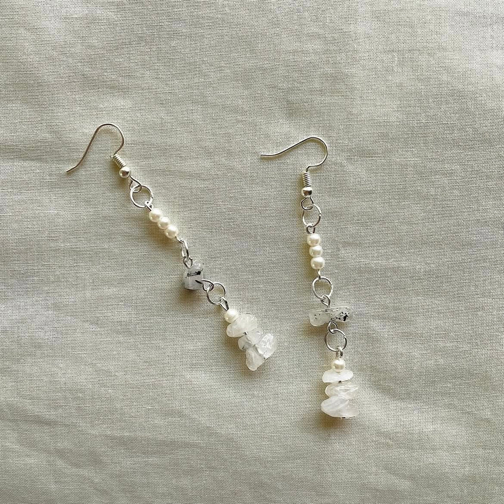 Pearl and stone beaded earrings ✨
