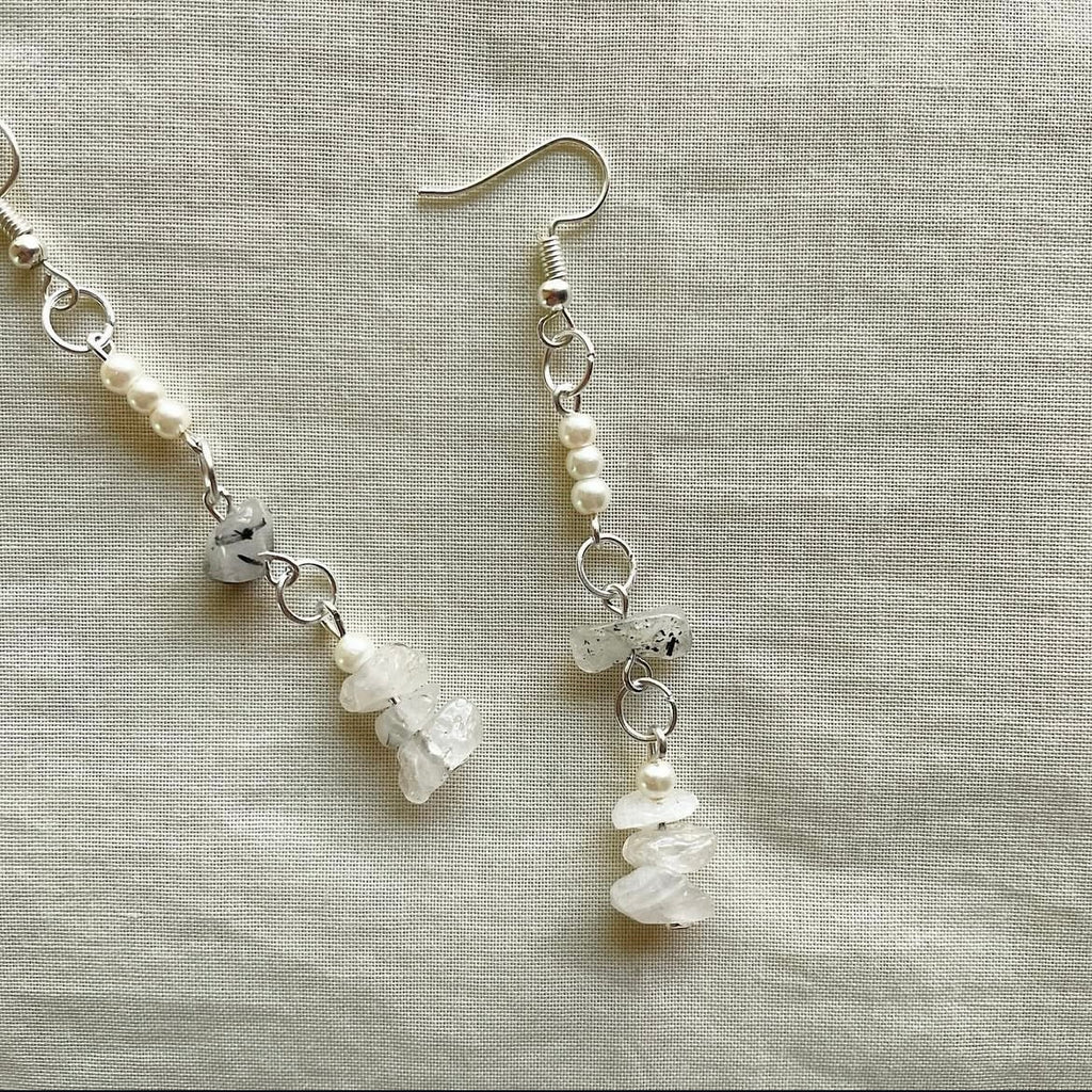 Pearl and stone beaded earrings ✨