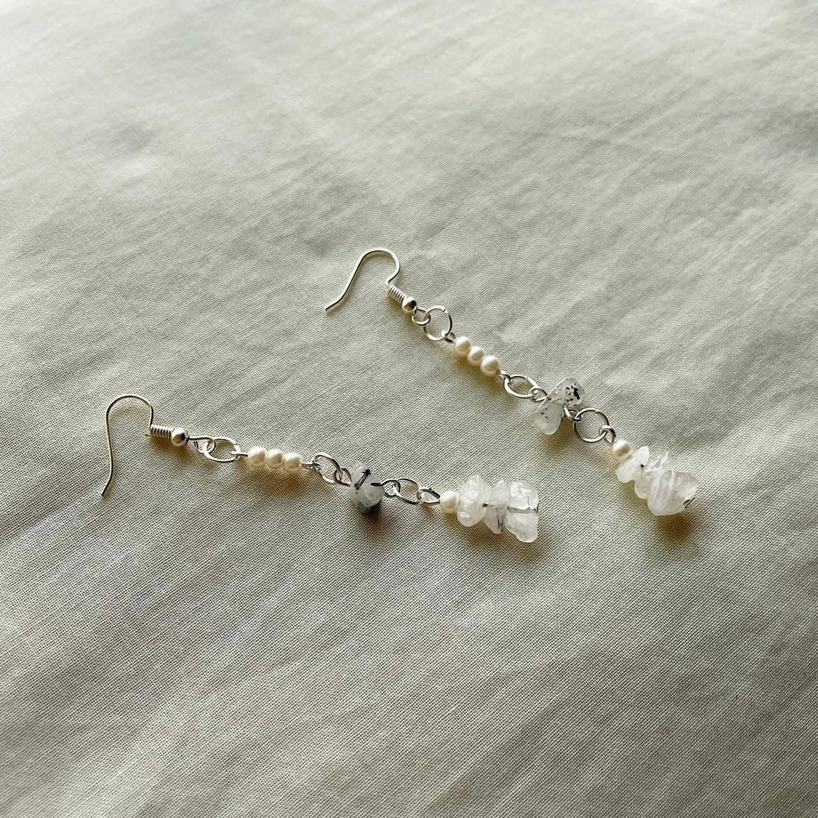 Pearl and stone beaded earrings ✨