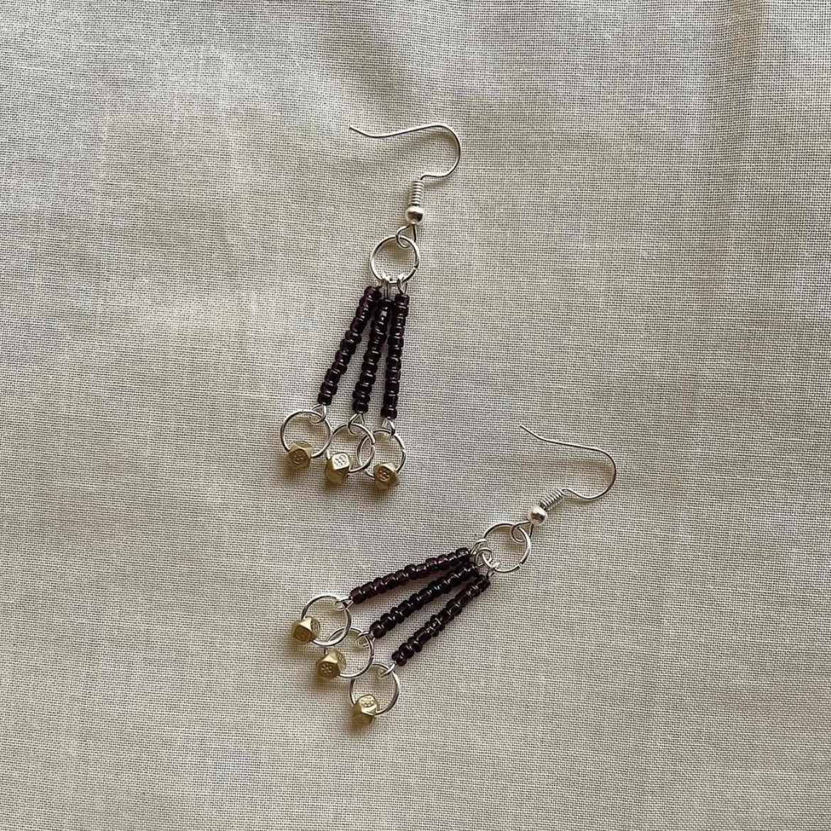 Deep purple and gold beaded earrings ✨