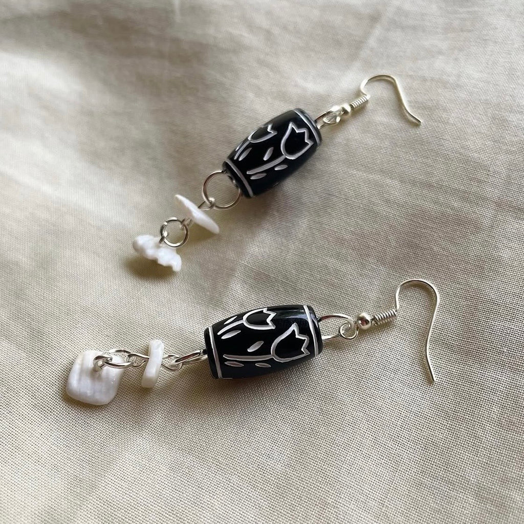 Tulip beaded earrings ✨