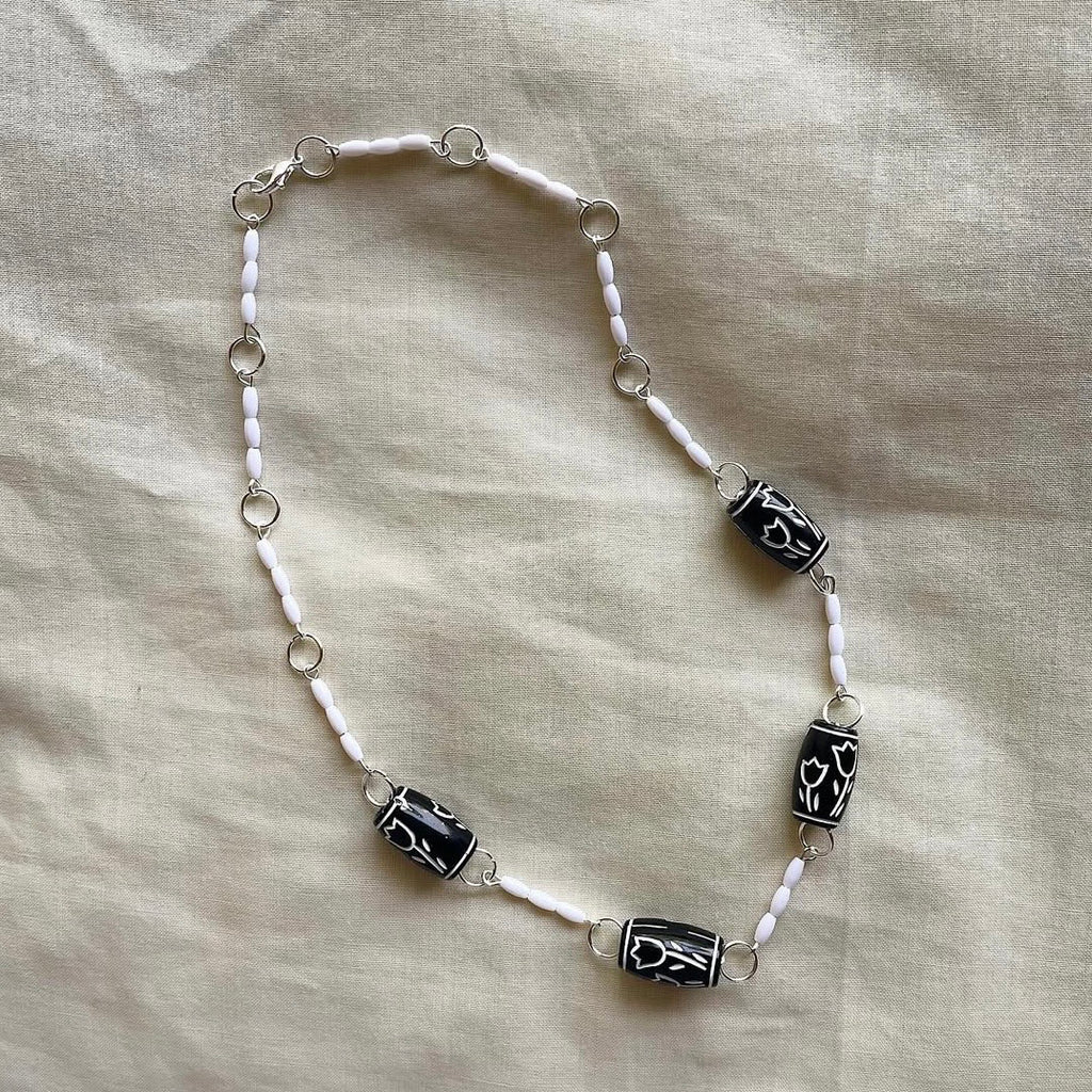 Tulip rice beaded necklace ✨