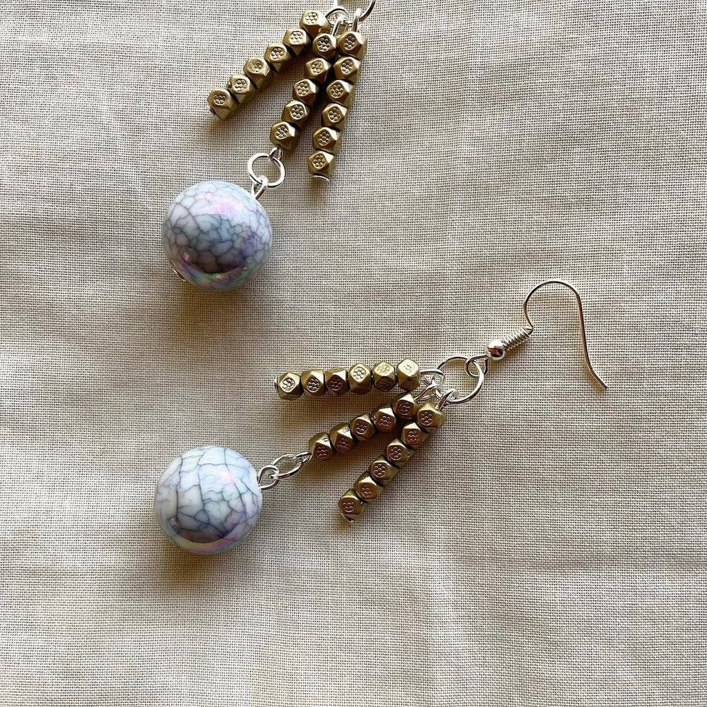 Shiny crackled muted gold beaded earrings ✨