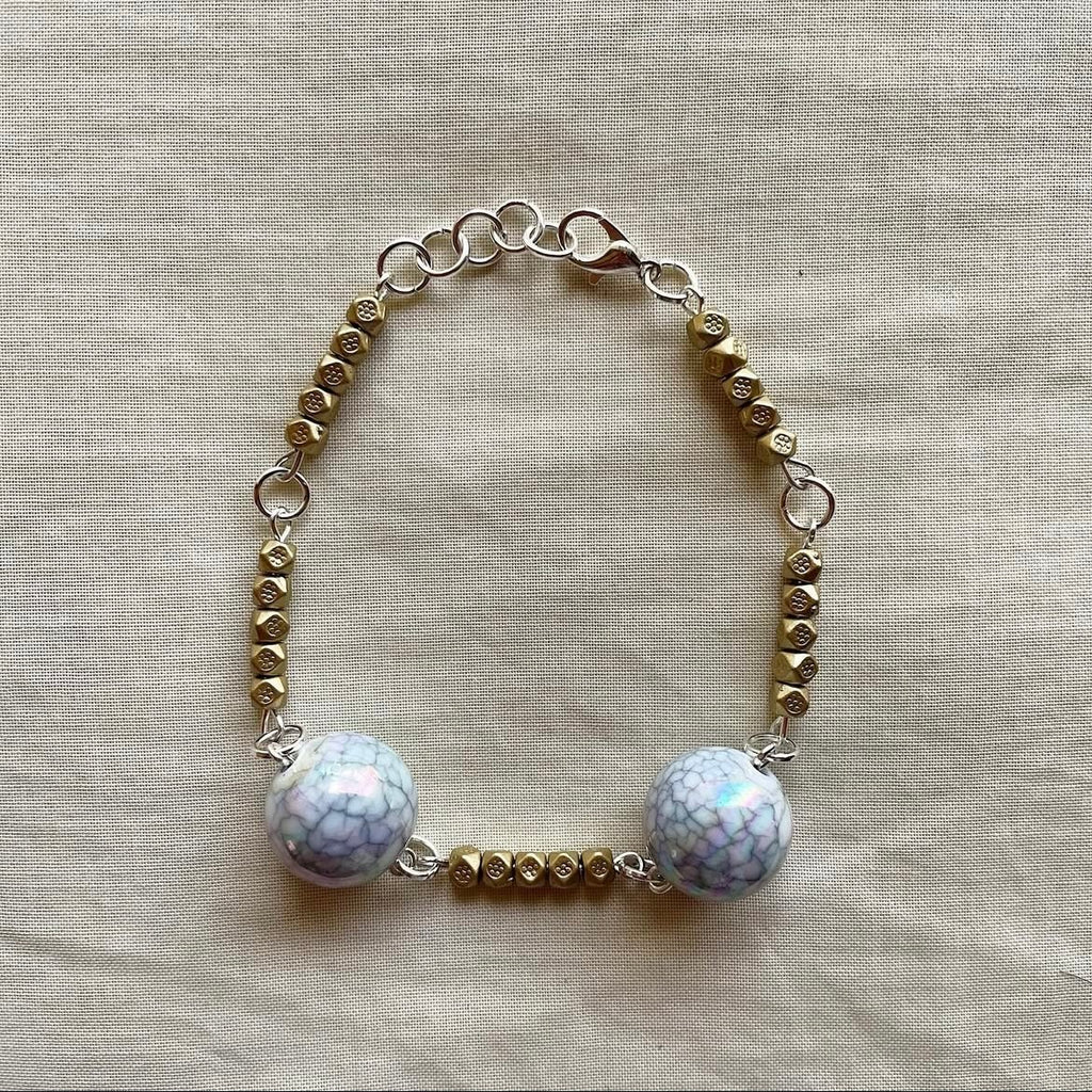 Shiny crackled beaded bracelet ✨