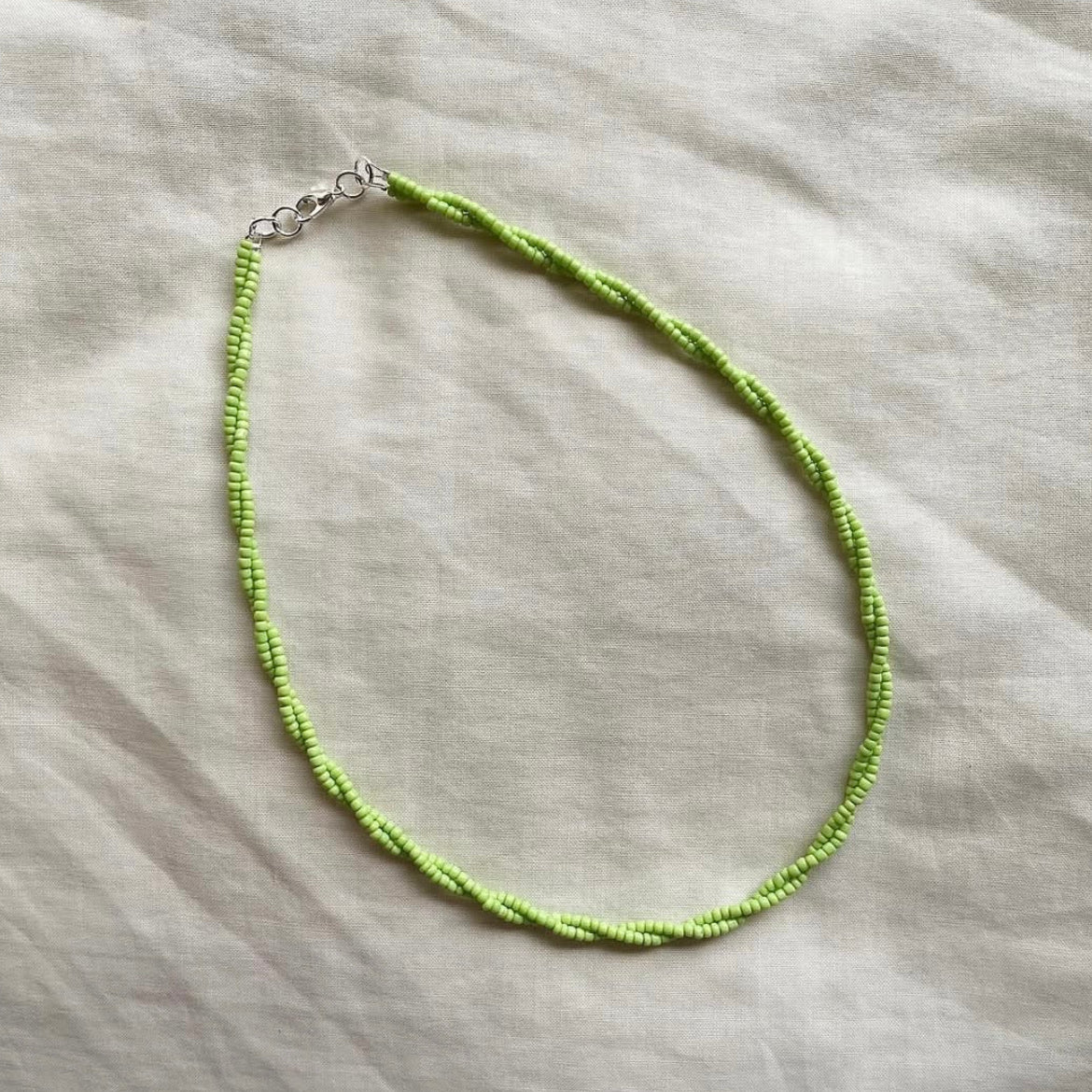 Twisted green beaded necklace ✨