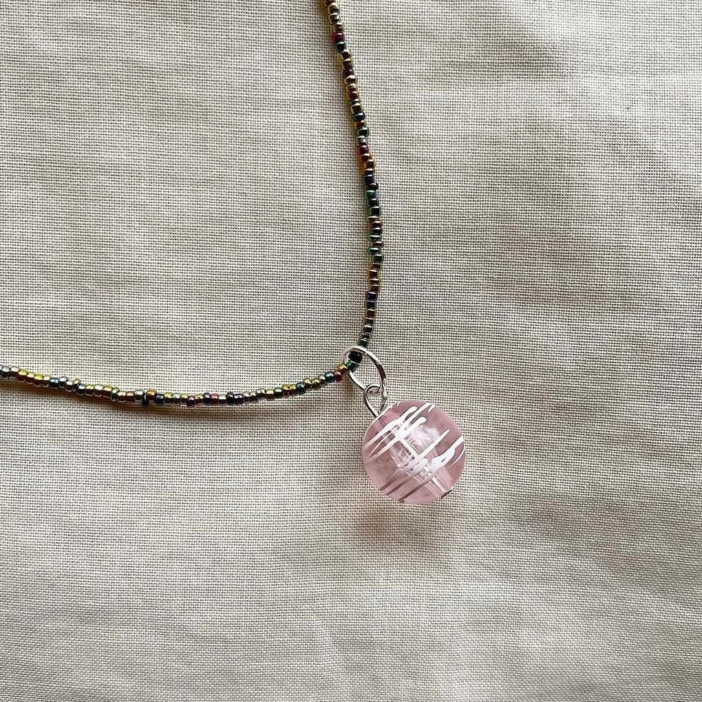 Pink scribble beaded necklace ✨