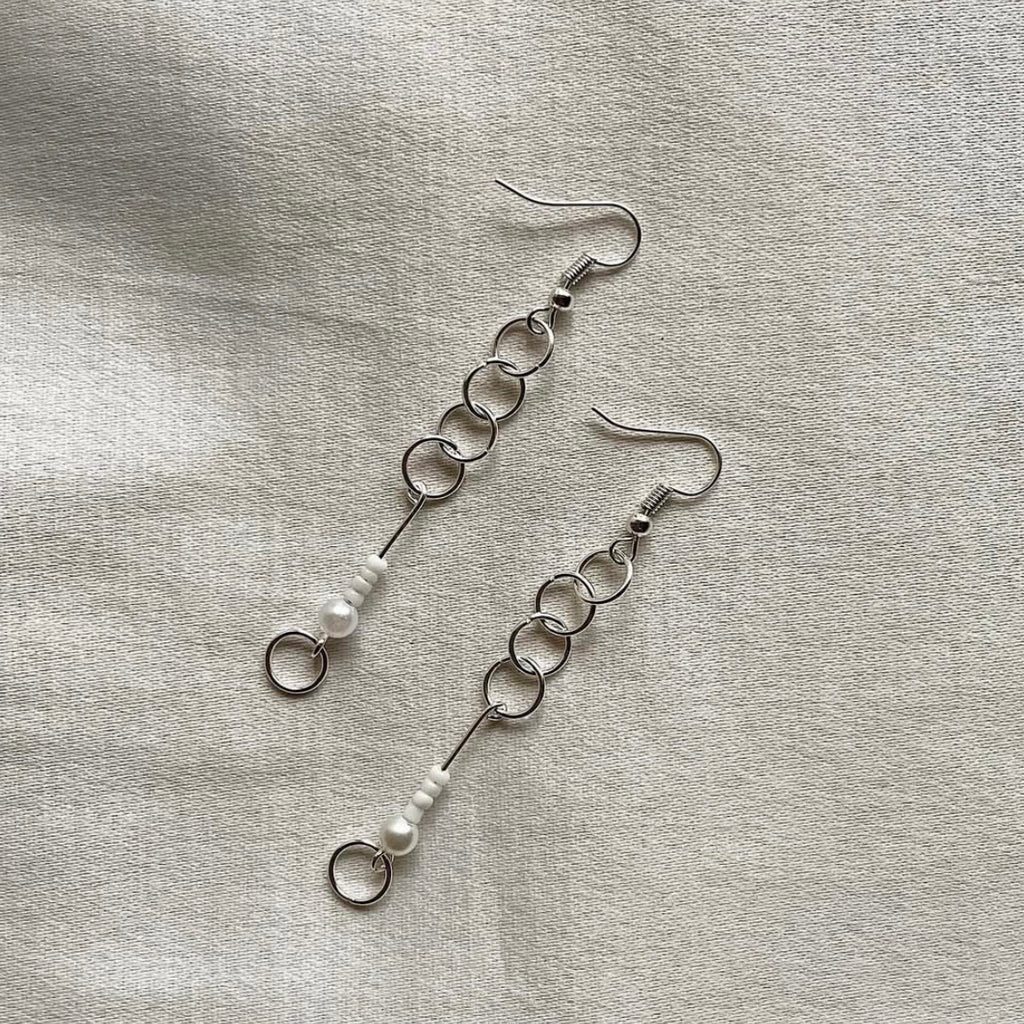 Pearl linked beaded earrings ✨