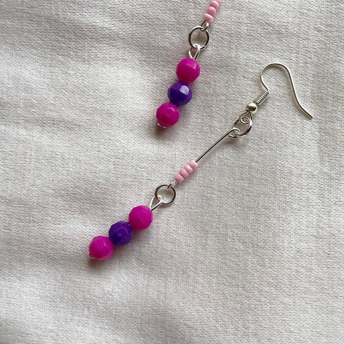 Pink and purple beaded earrings ✨