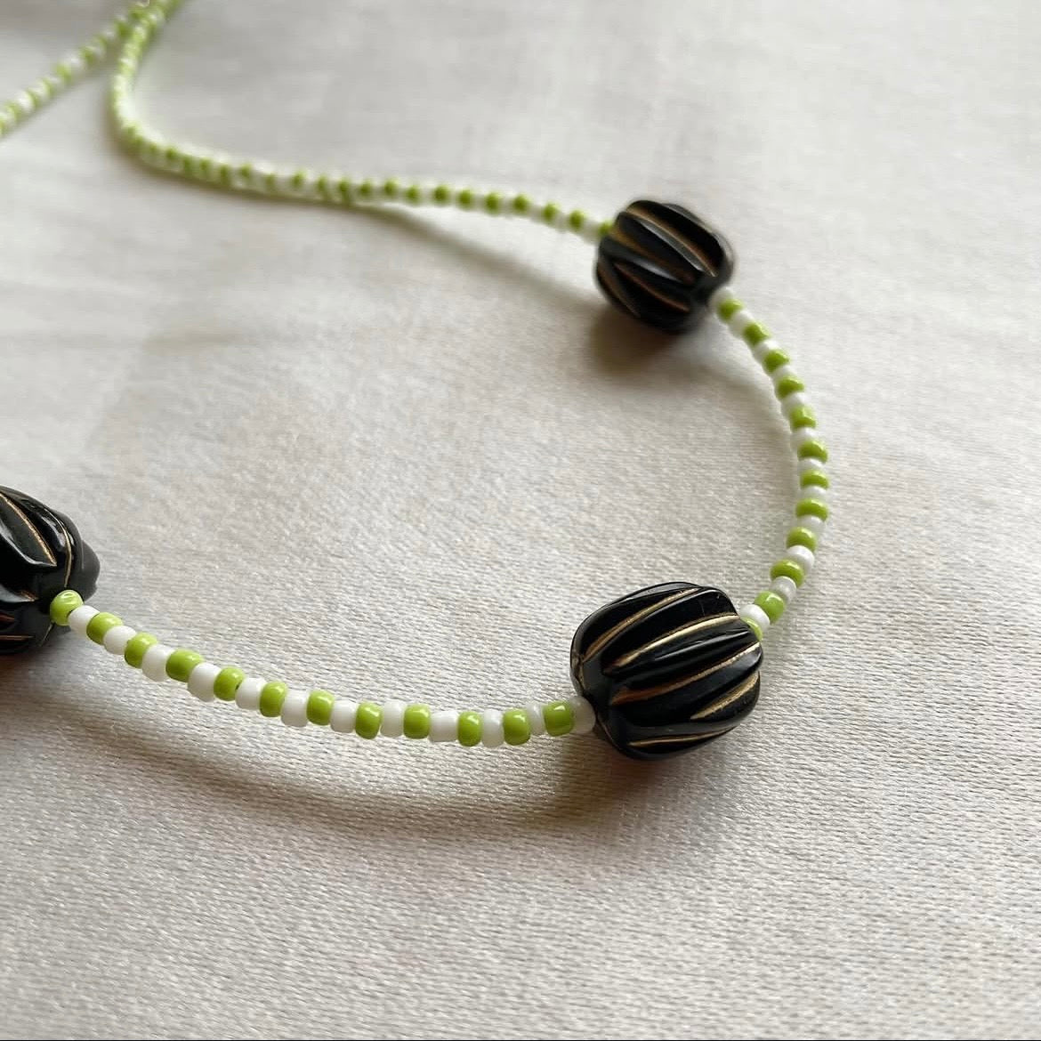 Mixed tones beaded necklace 01 ✨